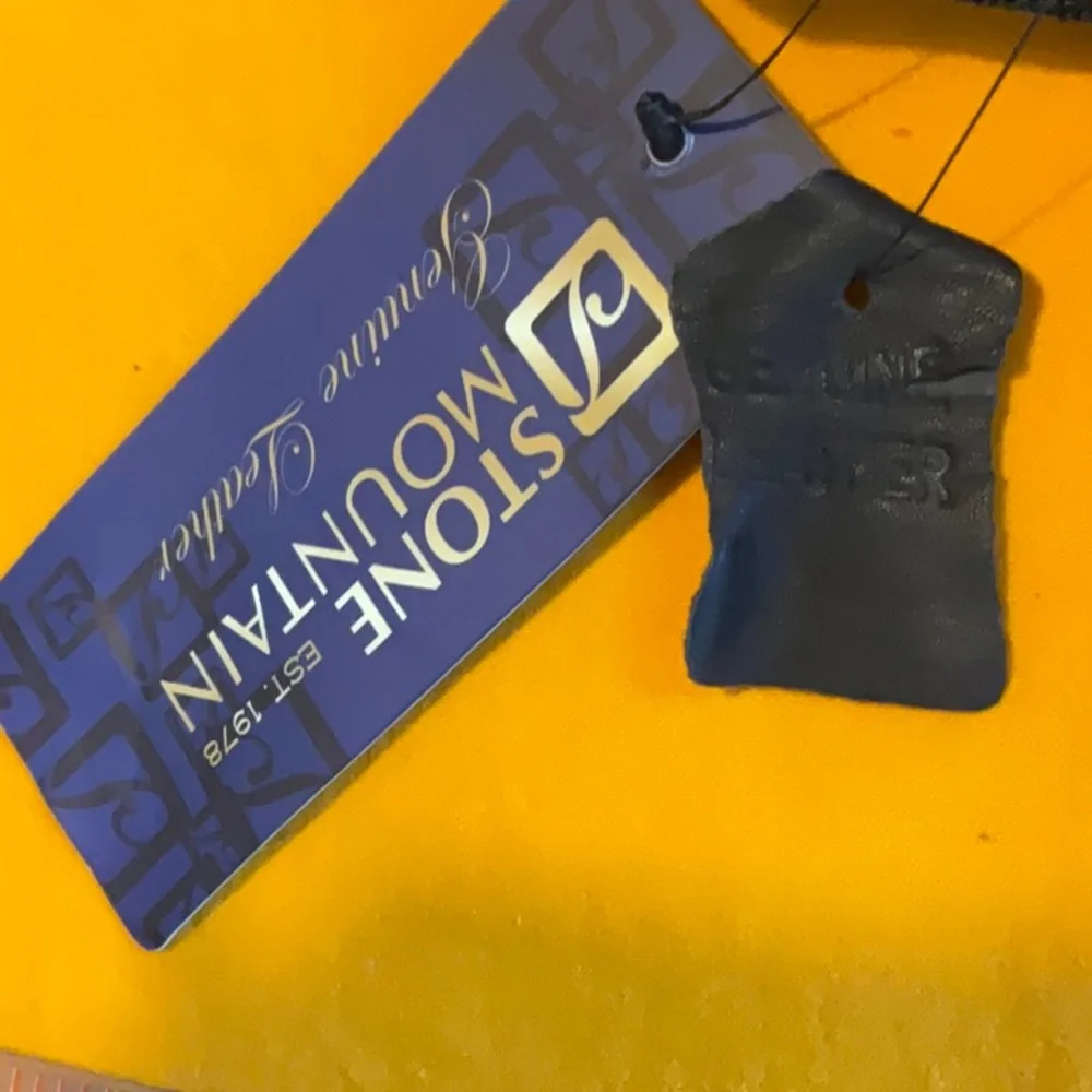 Stone Mountain Genuine Leather Black Sling Crossbody Bag, NWT - Picture 12 of 16